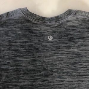 Men’s Lululemon athletic shirt